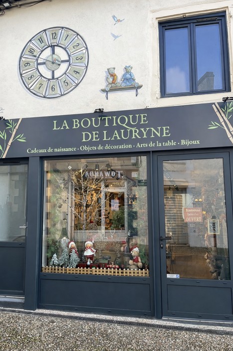 Devanture de La boutique de Lauryne, avenue Marcel Giraud à L'Isle-Jourdain